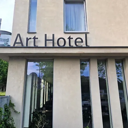Hotel Art 4*
