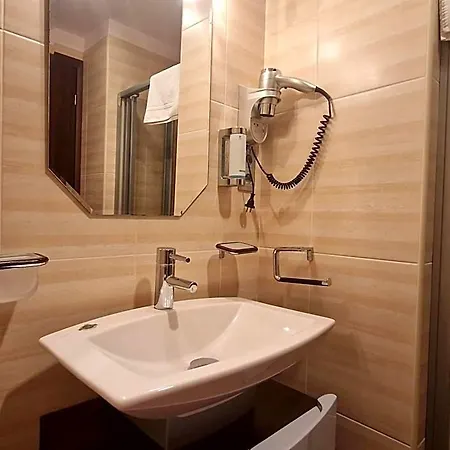 Art Hotell 4*